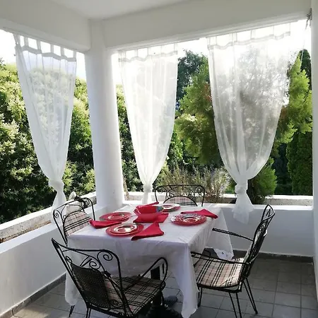 아파트 Meteora View 칼람파카